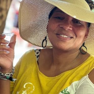 Meet your Posher, Toya